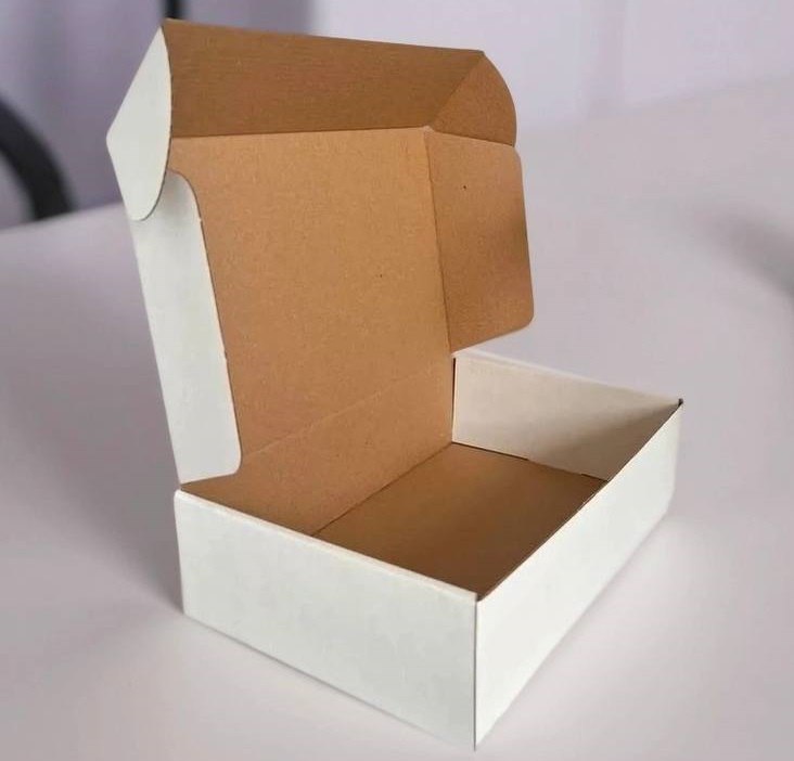 Гофрированная самосборная коробка 320*220*130  для обуви бел/бур